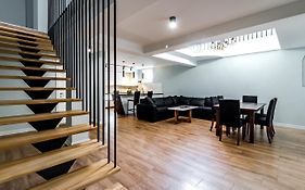 Modern Apartment In Old Tbilisi