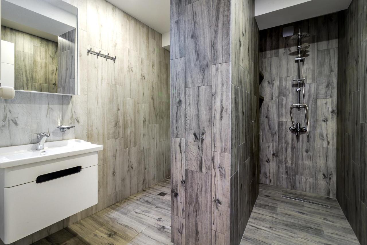 Modern Apartment In Old Тбилиси Экстерьер фото