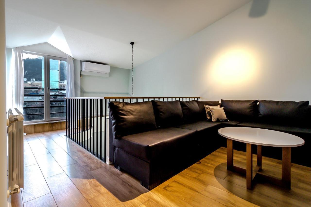Modern Apartment In Old Тбилиси Экстерьер фото