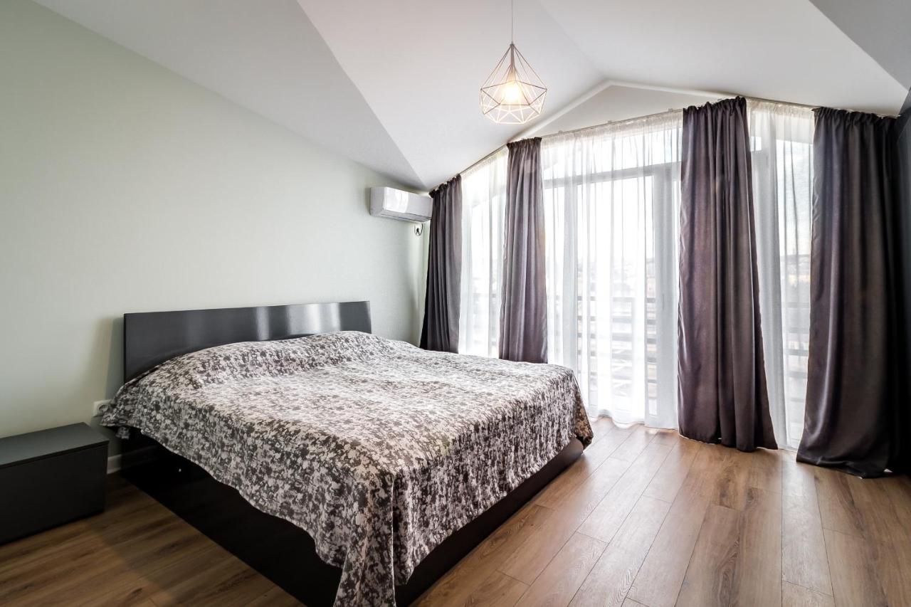 Modern Apartment In Old Тбилиси Экстерьер фото