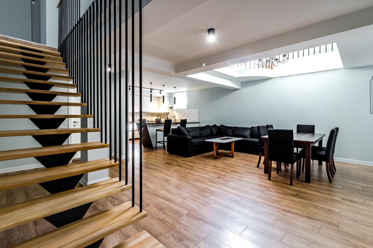 Modern Apartment In Old Тбилиси Экстерьер фото