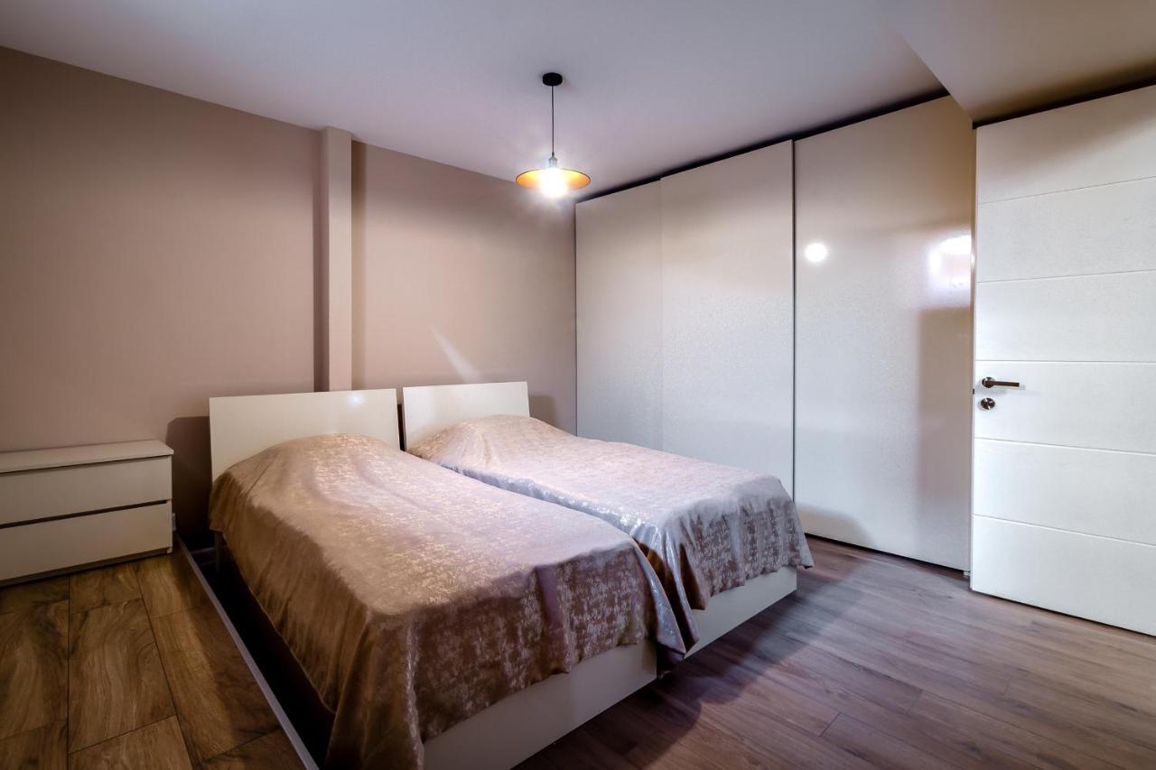 Modern Apartment In Old Тбилиси Экстерьер фото