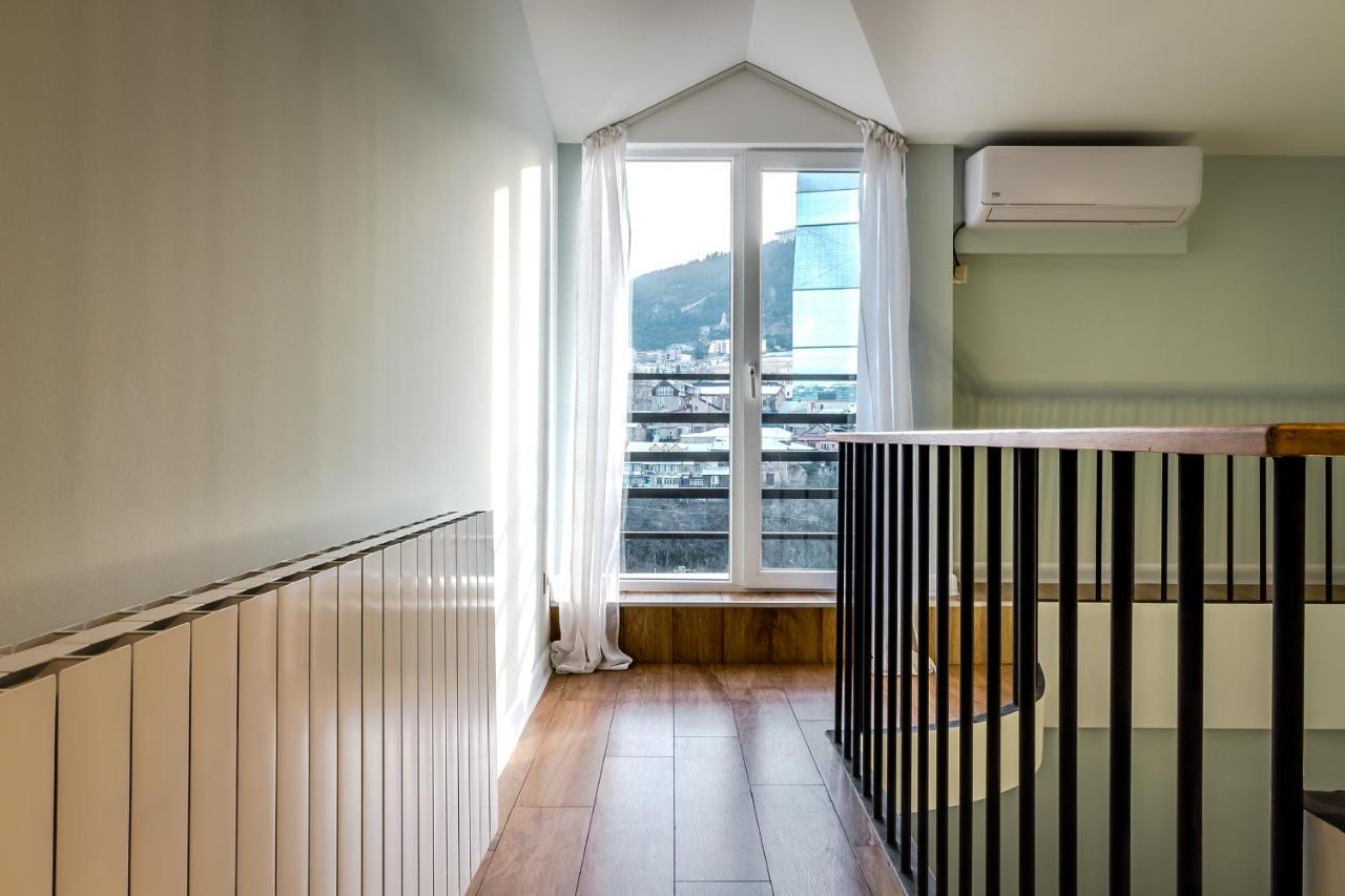 Modern Apartment In Old Тбилиси Экстерьер фото