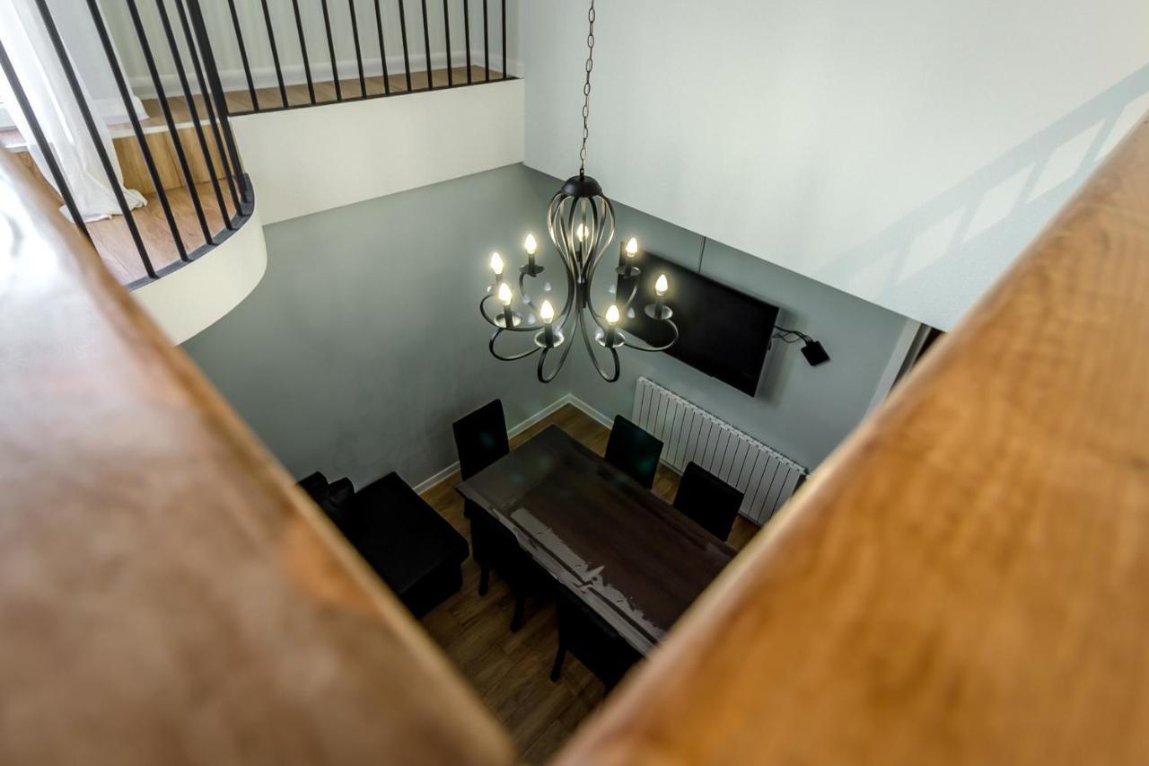 Modern Apartment In Old Тбилиси Экстерьер фото
