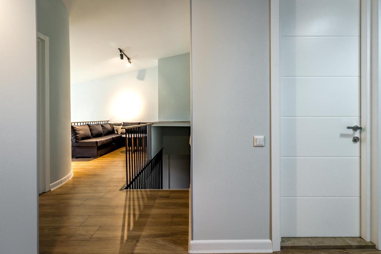 Modern Apartment In Old Тбилиси Экстерьер фото